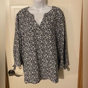 Jones New York blouse casual top 1X black floral print rayon material